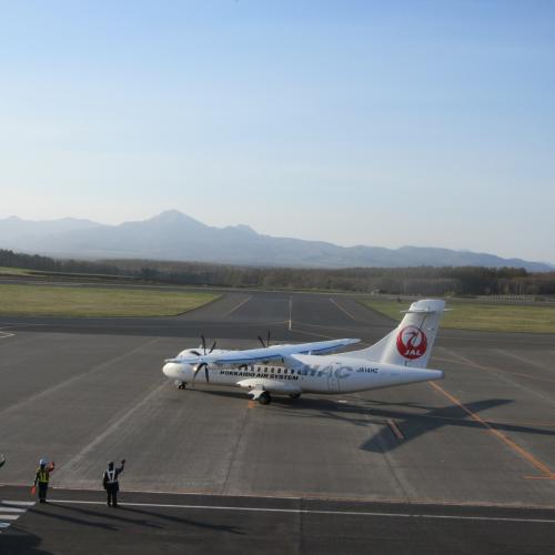 丘珠便JAL2738